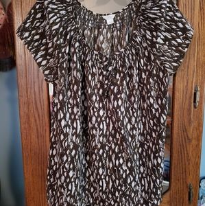 Short sleeve woman's printed top